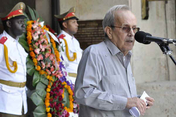 Ricardo Alarcón de Quesada, presidente de la Asamblea Nacional del Poder Popular, pronuncio las palabras centrales del acto efectuado en la sede del Consejo de Estado de la República de Cuba, en memoria del revolucionario Gerardo Abreu Fontán, asesinado hace 55 años por esbirros de la tiranía de Fulgencio Batista. AIN FOTO/Roberto MOREJON RODRIGUEZ