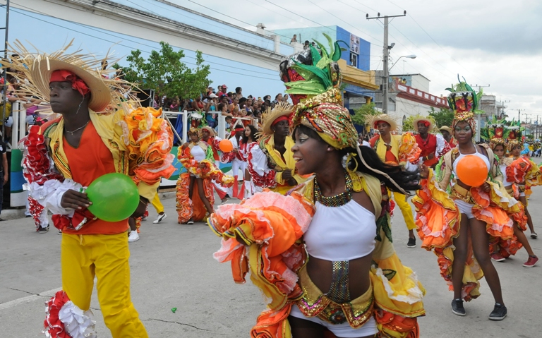 0808-carnaval-guantanamo-2.JPG