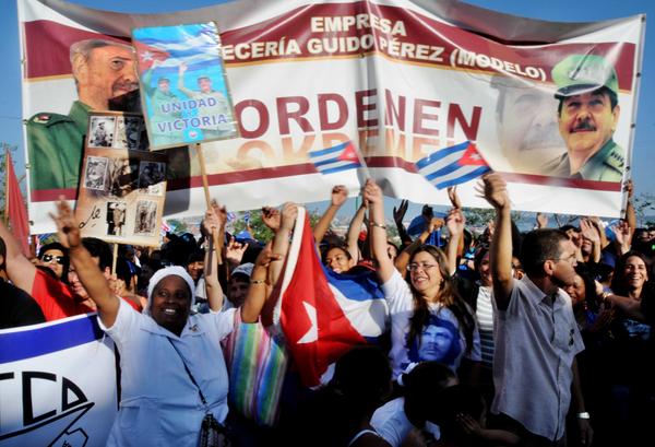 Trabajadores, durante el acto de reafirmación patriótica hacia el Primero de Mayo y por el aniversario 148 del natalicio de Vladimir Ilich Lenin, efectuado en Colina Lenin del municipio Regla, en La Habana, Cuba, el 20 de abril de 2018. ACN FOTO/Omara GARCÍA MEDEROS