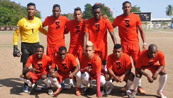 En fútbol, Santiago de Cuba necesitado de vencer al Fruta Conquerors, de  Guyana