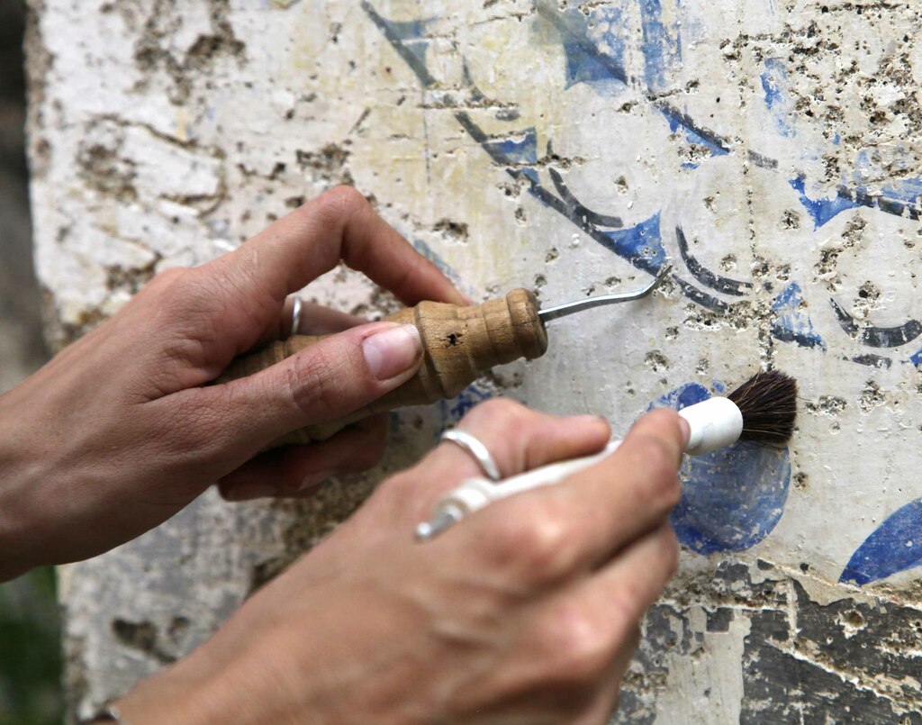 Las investigaciones in situ que realiza el Gabinete de Arqueología de la Oficina del Conservador en la otrora iglesia Jesús de Nazareno, ubicada proxima al casco histórico de la Villa del Espíritu Santo, dejan al descubierto evidencias de lo que realmente fuera dicho recinto, en Sancti Spíritus, Cuba, el 11 de diciembre de 2021. ACN FOTO/ Oscar ALFONSO SOSA