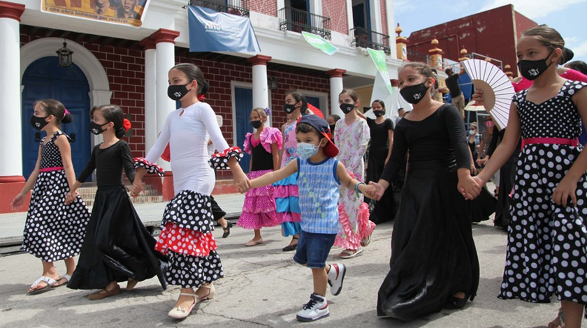 Tras dos años sin celebraciones presenciales a causa de la COVID-19 la carta de presentación de las Romerías de Mayo la reafirma como una verdadera fiesta de colores y expresiones culturales que combinan la tradición y la modernidad, desde esta ciudad, para Cuba y el mundo.