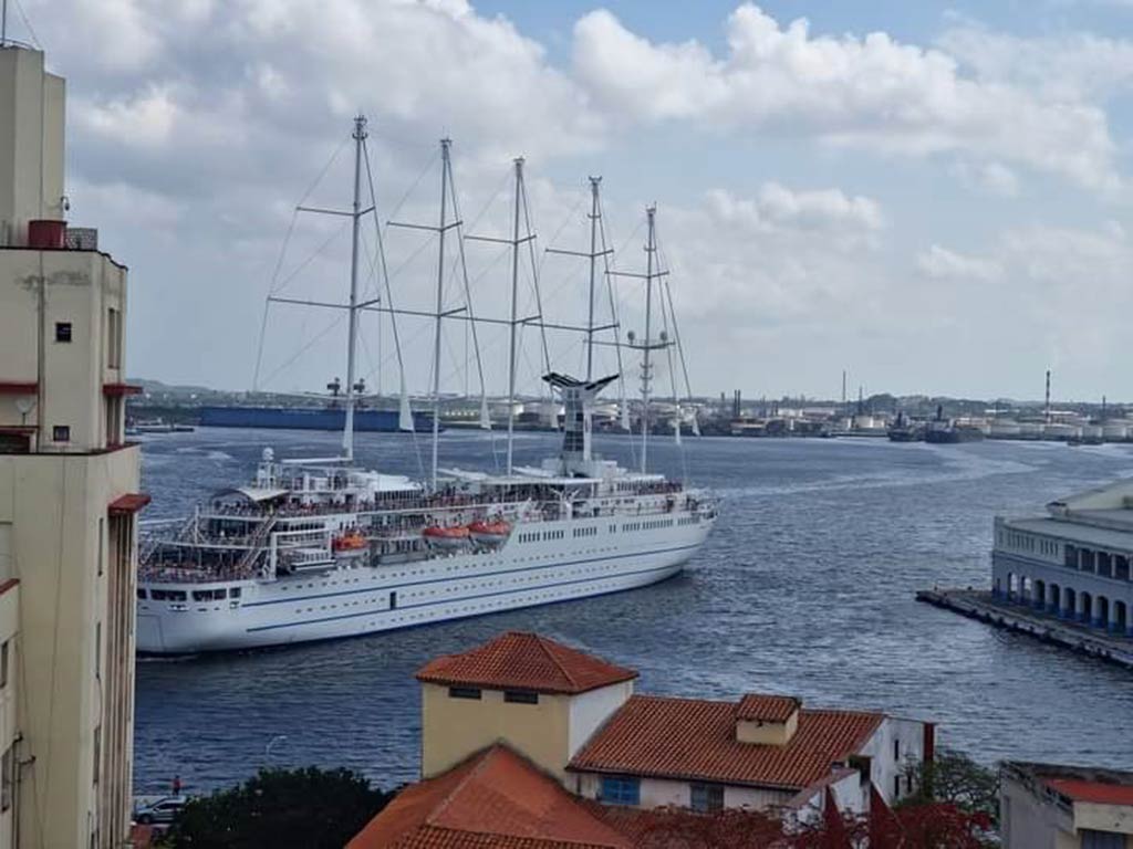 Club Med 2 luxury cruise ship arrives in Havana - Cuban News Agency