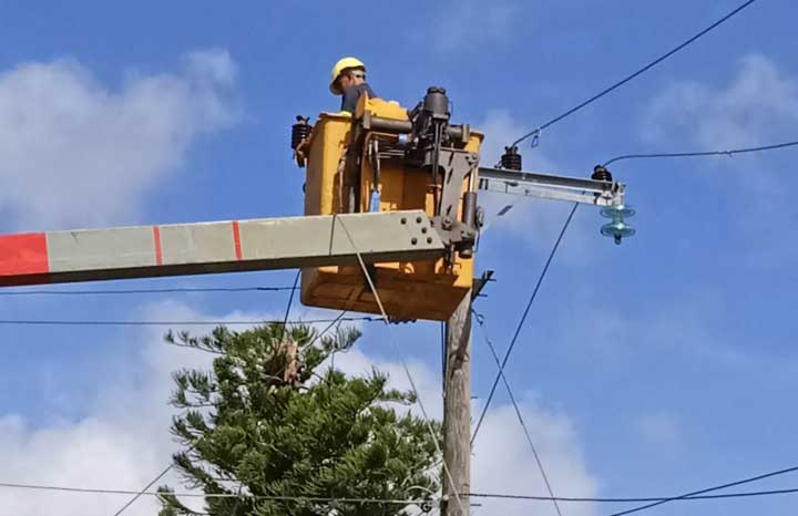 Prosigue recuperación del servicio eléctrico en La Habana