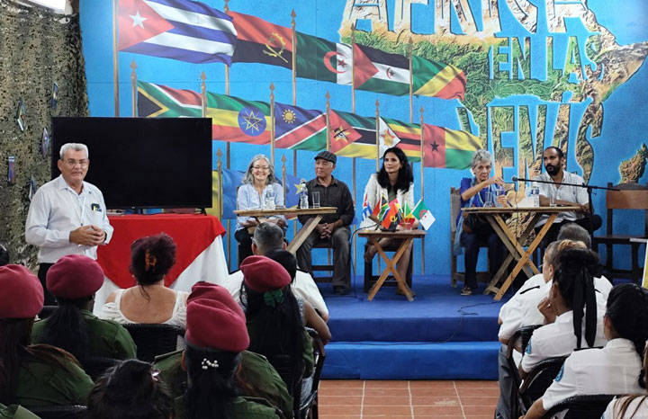 Presentan en La Habana libro sobre Fidel Castro